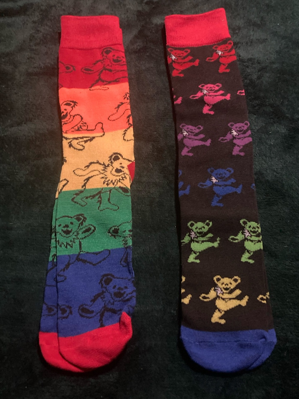 Two (2) Pairs of Men’s Grateful Dead Marching (Dancing) Bears SZ 8-12 Crew Socks